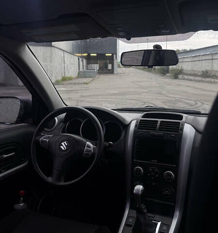 Сірий Сузукі Гранд Вітара, об'ємом двигуна 2.74 л та пробігом 125 тис. км за 9800 $, фото 19 на Automoto.ua