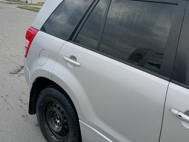 Серый Сузуки Гранд Витара, объемом двигателя 2 л и пробегом 280 тыс. км за 3117 $, фото 1 на Automoto.ua