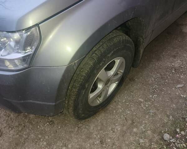 Серый Сузуки Гранд Витара, объемом двигателя 1.87 л и пробегом 270 тыс. км за 8100 $, фото 3 на Automoto.ua