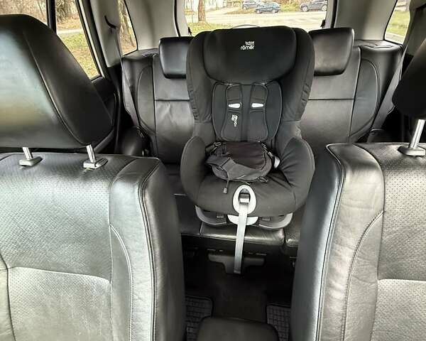 Серый Сузуки Гранд Витара, объемом двигателя 2 л и пробегом 179 тыс. км за 7999 $, фото 3 на Automoto.ua