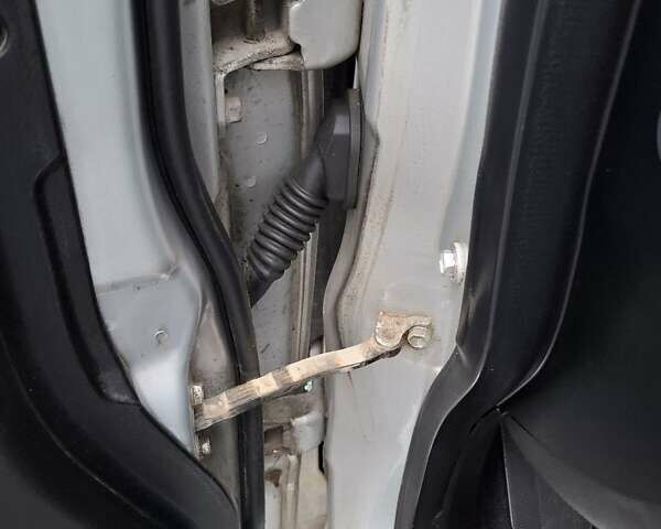 Серый Сузуки Гранд Витара, объемом двигателя 1.87 л и пробегом 248 тыс. км за 6950 $, фото 25 на Automoto.ua