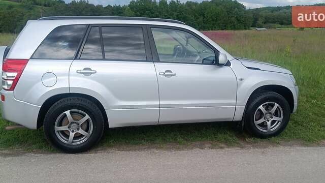 Сірий Сузукі Гранд Вітара, об'ємом двигуна 2 л та пробігом 279 тис. км за 7700 $, фото 5 на Automoto.ua