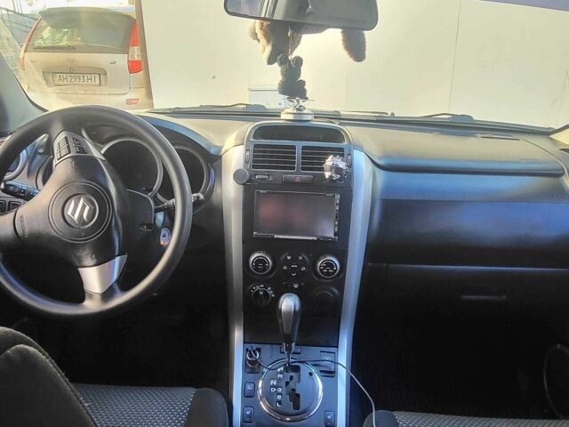 Серый Сузуки Гранд Витара, объемом двигателя 1.6 л и пробегом 136 тыс. км за 8000 $, фото 1 на Automoto.ua