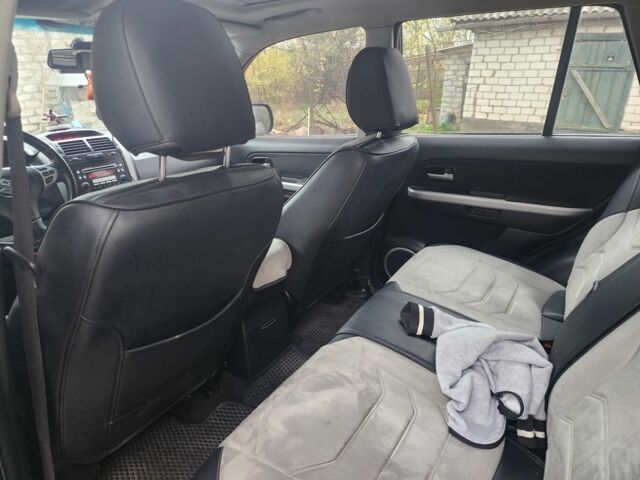 Серый Сузуки Гранд Витара, объемом двигателя 2.7 л и пробегом 200 тыс. км за 8000 $, фото 7 на Automoto.ua