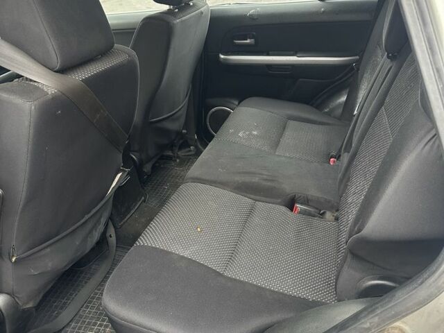 Серый Сузуки Гранд Витара, объемом двигателя 0 л и пробегом 250 тыс. км за 3500 $, фото 10 на Automoto.ua