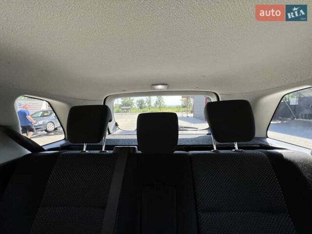 Серый Сузуки Гранд Витара, объемом двигателя 2 л и пробегом 256 тыс. км за 6800 $, фото 3 на Automoto.ua