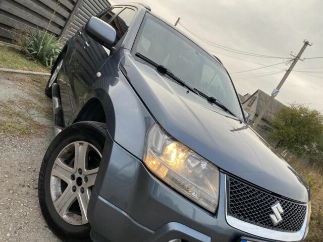 Сірий Сузукі Гранд Вітара, об'ємом двигуна 2 л та пробігом 198 тис. км за 6900 $, фото 4 на Automoto.ua