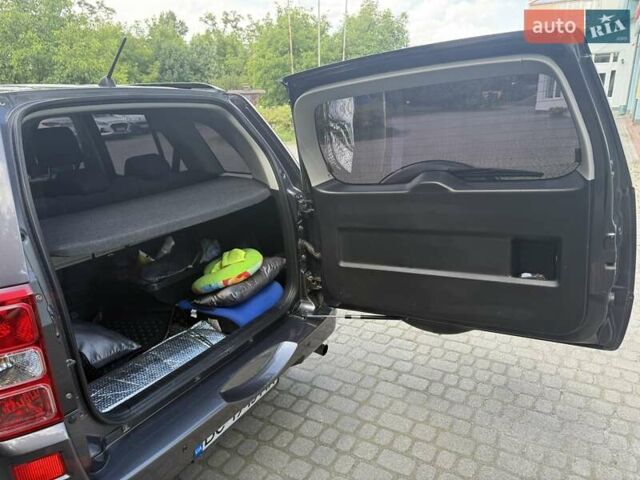Серый Сузуки Гранд Витара, объемом двигателя 2.4 л и пробегом 160 тыс. км за 7200 $, фото 4 на Automoto.ua