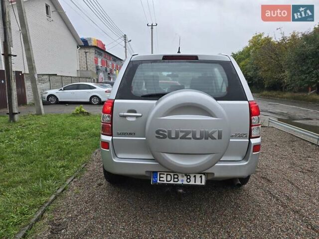 Сірий Сузукі Гранд Вітара, об'ємом двигуна 2 л та пробігом 163 тис. км за 3950 $, фото 2 на Automoto.ua
