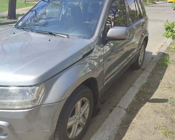 Сірий Сузукі Гранд Вітара, об'ємом двигуна 2 л та пробігом 250 тис. км за 7499 $, фото 30 на Automoto.ua