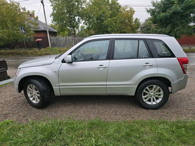 Сірий Сузукі Гранд Вітара, об'ємом двигуна 2 л та пробігом 163 тис. км за 3950 $, фото 4 на Automoto.ua