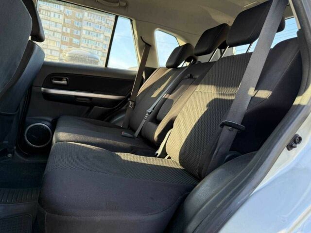 Серый Сузуки Гранд Витара, объемом двигателя 0 л и пробегом 121 тыс. км за 7990 $, фото 9 на Automoto.ua