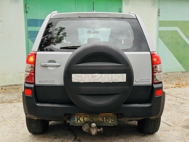 Серый Сузуки Гранд Витара, объемом двигателя 2 л и пробегом 200 тыс. км за 3400 $, фото 4 на Automoto.ua