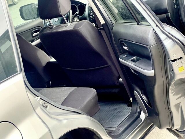 Серый Сузуки Гранд Витара, объемом двигателя 2 л и пробегом 180 тыс. км за 7800 $, фото 6 на Automoto.ua