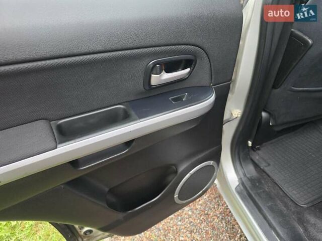 Сірий Сузукі Гранд Вітара, об'ємом двигуна 2 л та пробігом 163 тис. км за 3950 $, фото 11 на Automoto.ua