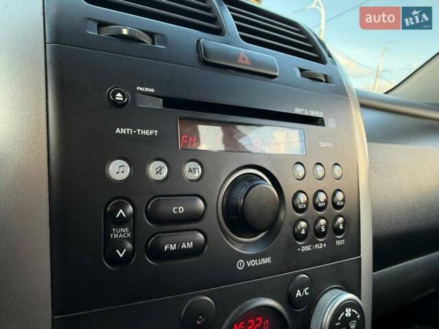 Серый Сузуки Гранд Витара, объемом двигателя 2.4 л и пробегом 121 тыс. км за 7990 $, фото 20 на Automoto.ua