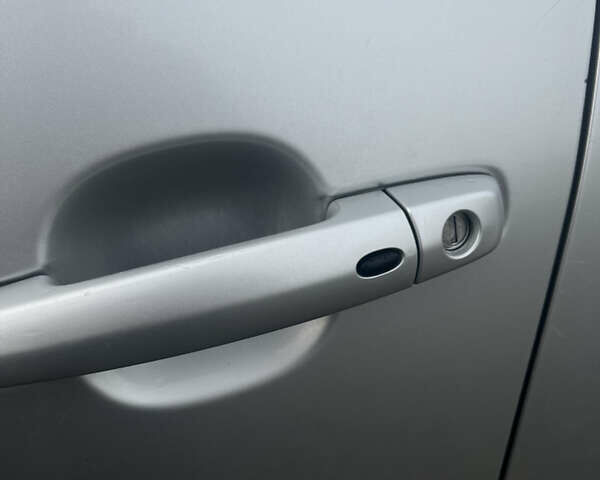 Серый Сузуки Гранд Витара, объемом двигателя 2.39 л и пробегом 193 тыс. км за 8000 $, фото 16 на Automoto.ua