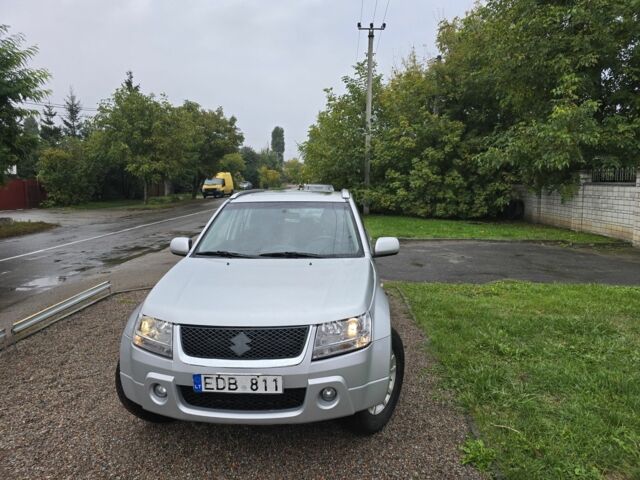 Сірий Сузукі Гранд Вітара, об'ємом двигуна 2 л та пробігом 163 тис. км за 3950 $, фото 2 на Automoto.ua