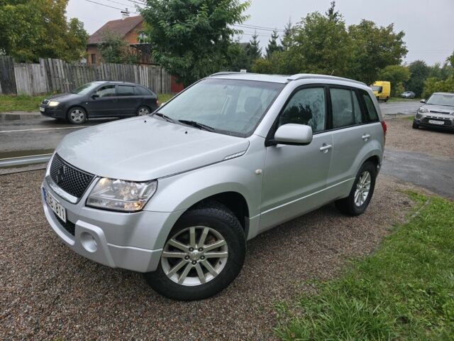 Сірий Сузукі Гранд Вітара, об'ємом двигуна 2 л та пробігом 163 тис. км за 3950 $, фото 3 на Automoto.ua