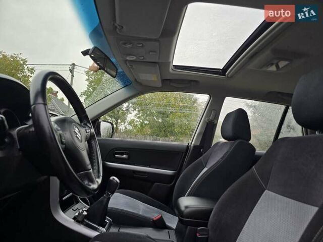 Сірий Сузукі Гранд Вітара, об'ємом двигуна 2 л та пробігом 163 тис. км за 3950 $, фото 26 на Automoto.ua