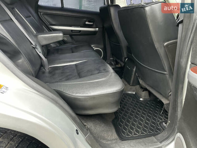 Серый Сузуки Гранд Витара, объемом двигателя 2 л и пробегом 171 тыс. км за 7900 $, фото 24 на Automoto.ua