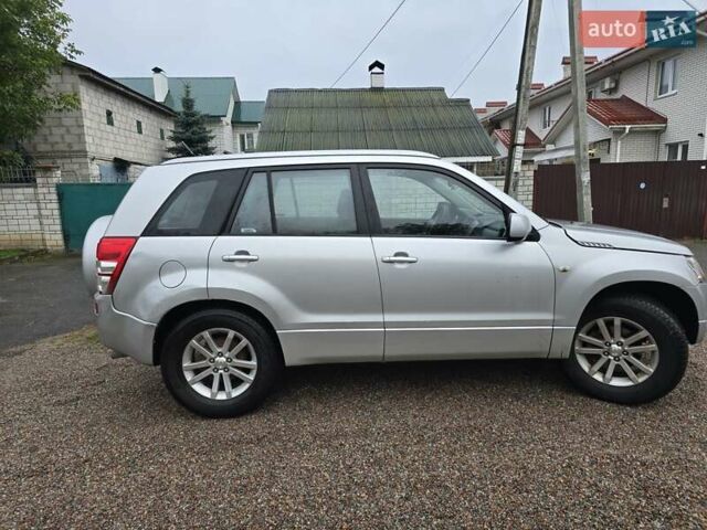 Сірий Сузукі Гранд Вітара, об'ємом двигуна 2 л та пробігом 163 тис. км за 3950 $, фото 6 на Automoto.ua