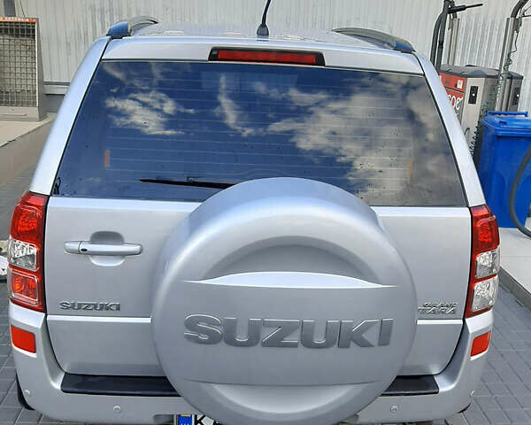 Сірий Сузукі Гранд Вітара, об'ємом двигуна 2.4 л та пробігом 69 тис. км за 12300 $, фото 7 на Automoto.ua