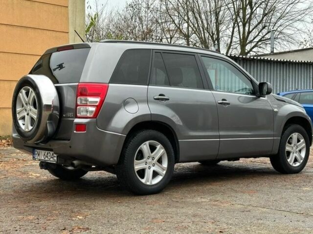 Серый Сузуки Гранд Витара, объемом двигателя 2.2 л и пробегом 230 тыс. км за 3600 $, фото 5 на Automoto.ua