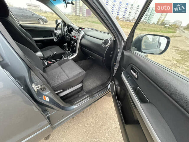 Серый Сузуки Гранд Витара, объемом двигателя 2 л и пробегом 218 тыс. км за 6900 $, фото 8 на Automoto.ua