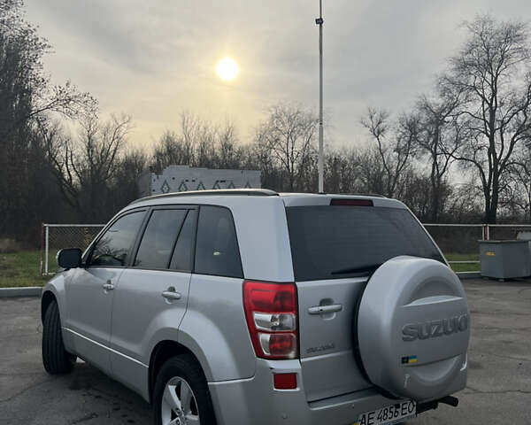 Серый Сузуки Гранд Витара, объемом двигателя 2.39 л и пробегом 193 тыс. км за 8000 $, фото 6 на Automoto.ua