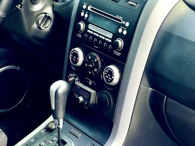 Серый Сузуки Гранд Витара, объемом двигателя 2 л и пробегом 180 тыс. км за 7800 $, фото 4 на Automoto.ua