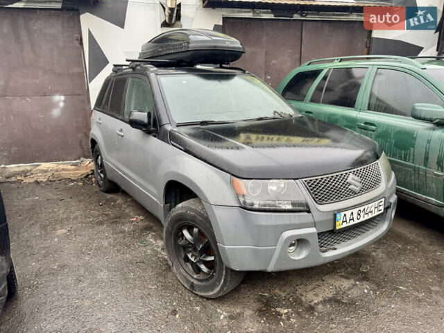 Серый Сузуки Гранд Витара, объемом двигателя 2.7 л и пробегом 258 тыс. км за 3500 $, фото 1 на Automoto.ua