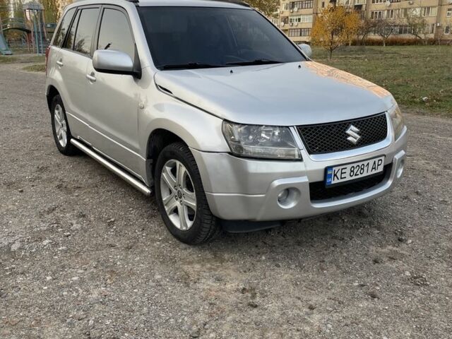 Сірий Сузукі Гранд Вітара, об'ємом двигуна 2 л та пробігом 172 тис. км за 6750 $, фото 2 на Automoto.ua