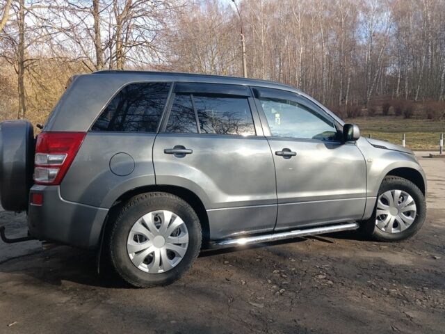 Серый Сузуки Гранд Витара, объемом двигателя 2 л и пробегом 130 тыс. км за 7300 $, фото 6 на Automoto.ua