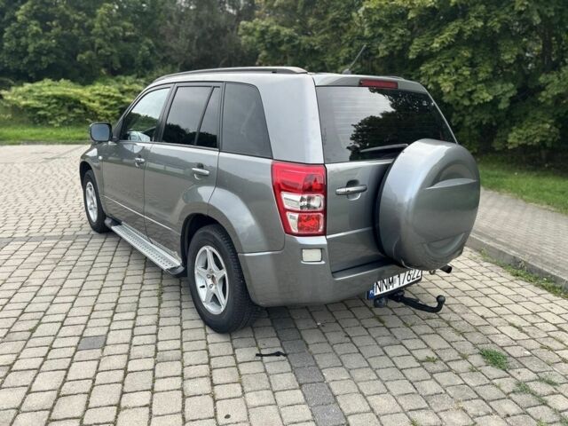 Сірий Сузукі Гранд Вітара, об'ємом двигуна 2 л та пробігом 197 тис. км за 3150 $, фото 3 на Automoto.ua