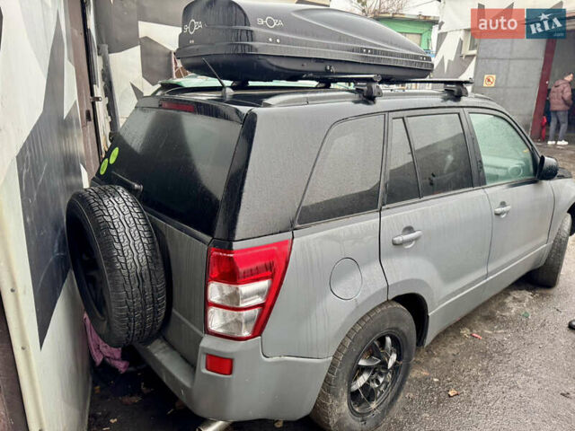 Серый Сузуки Гранд Витара, объемом двигателя 2.7 л и пробегом 258 тыс. км за 3500 $, фото 3 на Automoto.ua