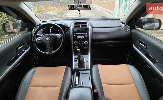 Серый Сузуки Гранд Витара, объемом двигателя 2 л и пробегом 231 тыс. км за 7800 $, фото 13 на Automoto.ua