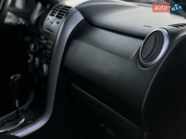Серый Сузуки Гранд Витара, объемом двигателя 2 л и пробегом 282 тыс. км за 7700 $, фото 11 на Automoto.ua