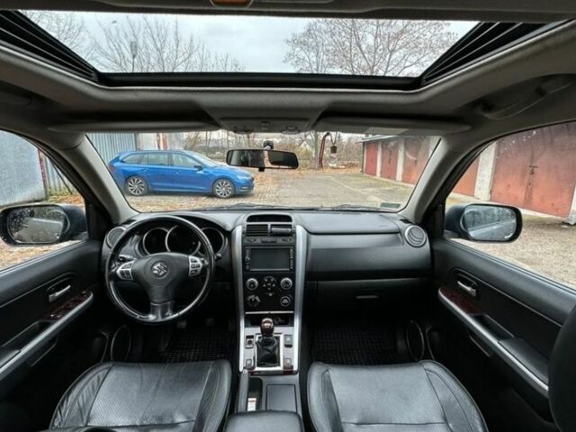 Серый Сузуки Гранд Витара, объемом двигателя 2.2 л и пробегом 230 тыс. км за 3600 $, фото 9 на Automoto.ua