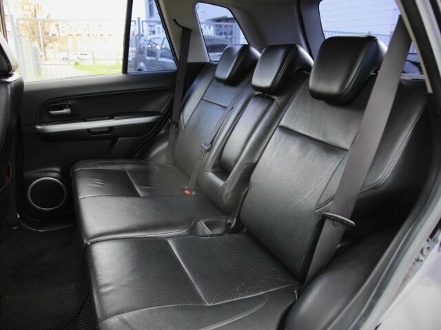 Серый Сузуки Гранд Витара, объемом двигателя 2.4 л и пробегом 225 тыс. км за 9500 $, фото 8 на Automoto.ua