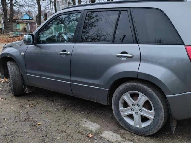 Сірий Сузукі Гранд Вітара, об'ємом двигуна 2 л та пробігом 221 тис. км за 6500 $, фото 3 на Automoto.ua