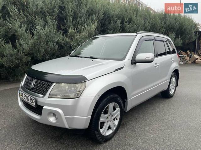 Сірий Сузукі Гранд Вітара, об'ємом двигуна 2 л та пробігом 282 тис. км за 6300 $, фото 2 на Automoto.ua