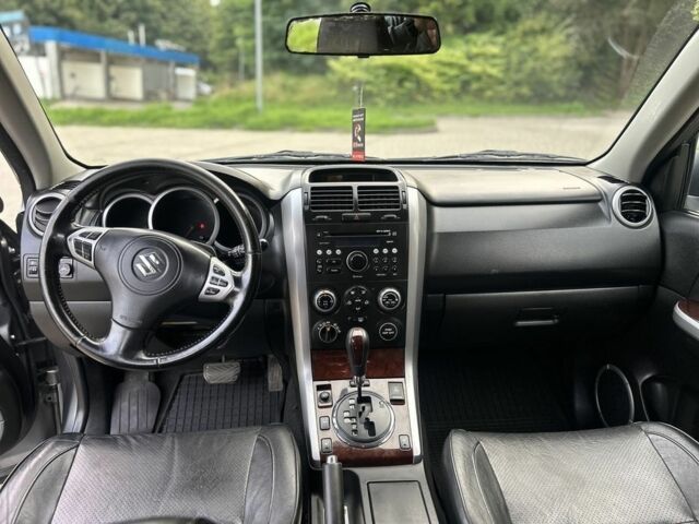 Сірий Сузукі Гранд Вітара, об'ємом двигуна 2 л та пробігом 197 тис. км за 3150 $, фото 5 на Automoto.ua