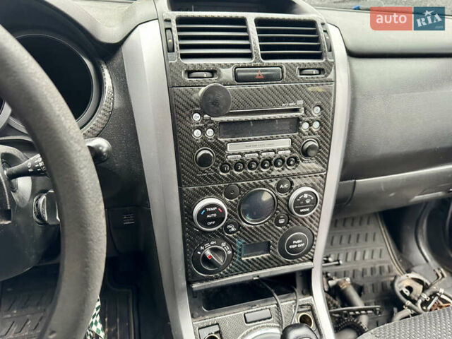 Серый Сузуки Гранд Витара, объемом двигателя 2.7 л и пробегом 258 тыс. км за 3500 $, фото 12 на Automoto.ua
