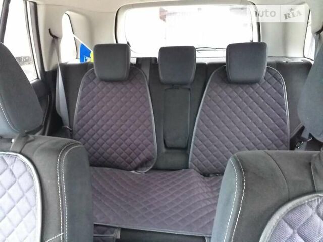 Сірий Сузукі Гранд Вітара, об'ємом двигуна 1.87 л та пробігом 228 тис. км за 8000 $, фото 5 на Automoto.ua