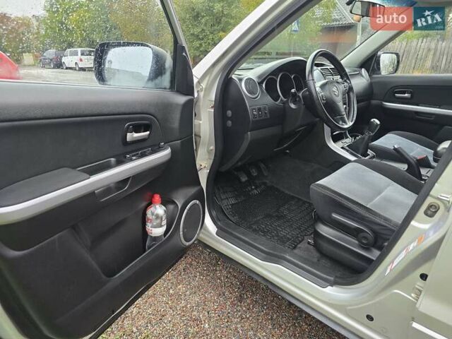 Сірий Сузукі Гранд Вітара, об'ємом двигуна 2 л та пробігом 163 тис. км за 3950 $, фото 23 на Automoto.ua