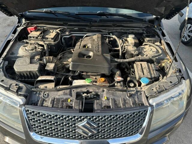 Серый Сузуки Гранд Витара, объемом двигателя 2 л и пробегом 150 тыс. км за 7800 $, фото 2 на Automoto.ua
