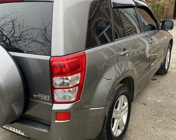 Серый Сузуки Гранд Витара, объемом двигателя 2 л и пробегом 231 тыс. км за 7800 $, фото 6 на Automoto.ua