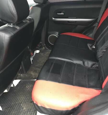 Серый Сузуки Гранд Витара, объемом двигателя 2 л и пробегом 280 тыс. км за 4500 $, фото 5 на Automoto.ua