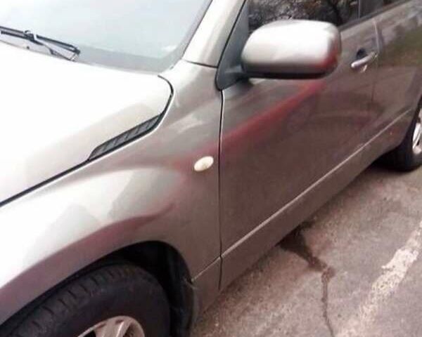 Сірий Сузукі Гранд Вітара, об'ємом двигуна 2 л та пробігом 250 тис. км за 7499 $, фото 5 на Automoto.ua